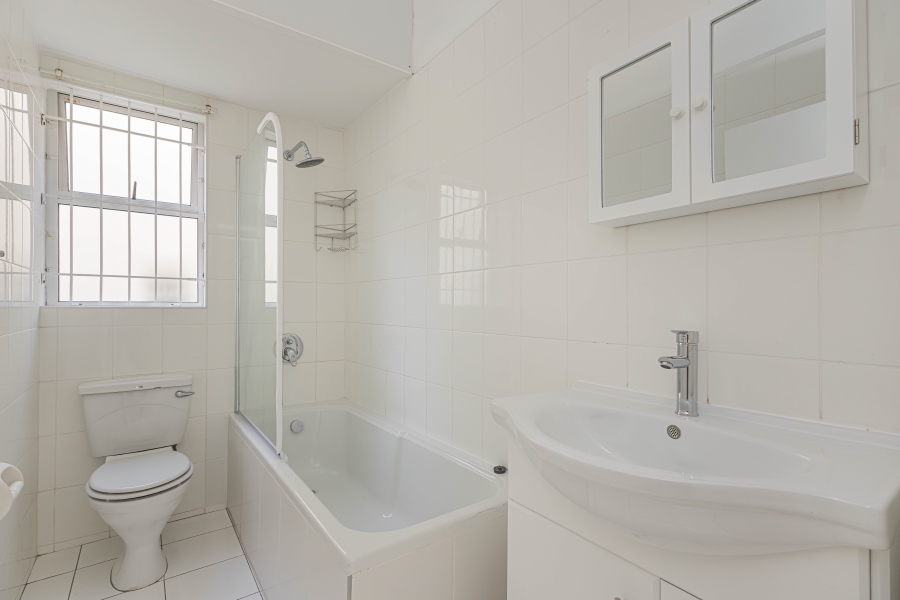 To Let 3 Bedroom Property for Rent in Green Point Western Cape
